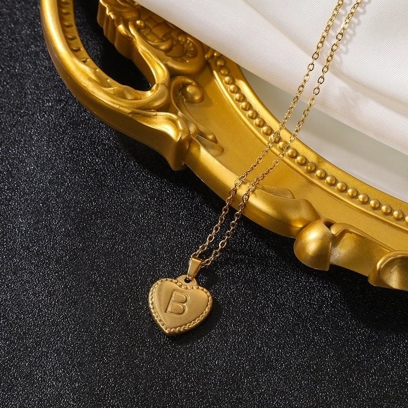 Vintage Style Minimalist Heart Shape Stainless Steel 18K Gold Plated Pendant Necklace
