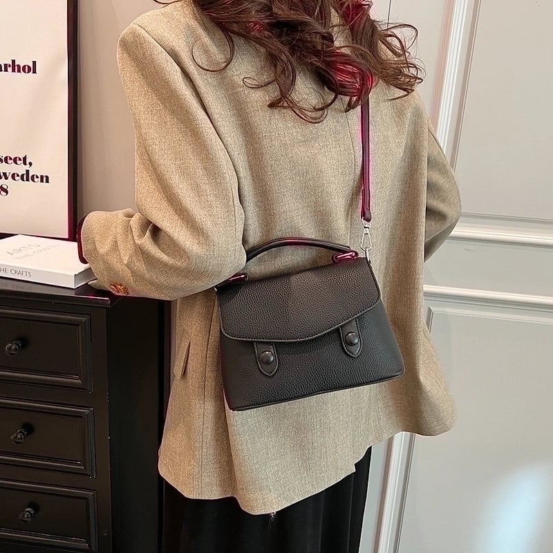 Women's Pu Leather Solid Color Classic Style Sewing Thread Zipper Flip Cover Handbag