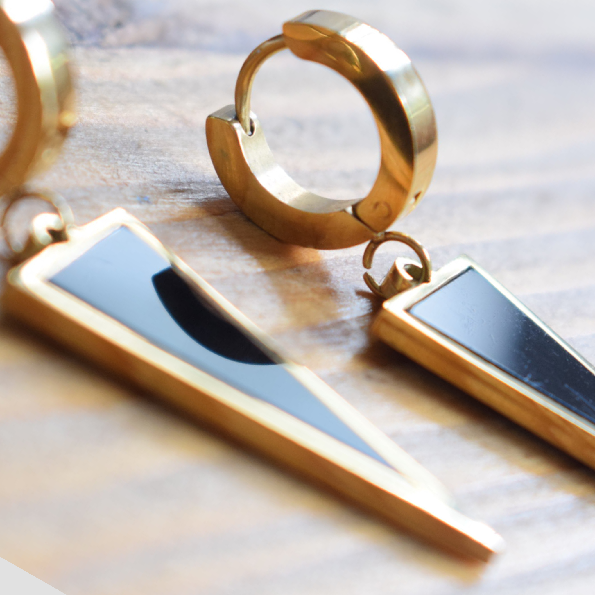Black drop triangle hoops - Gold