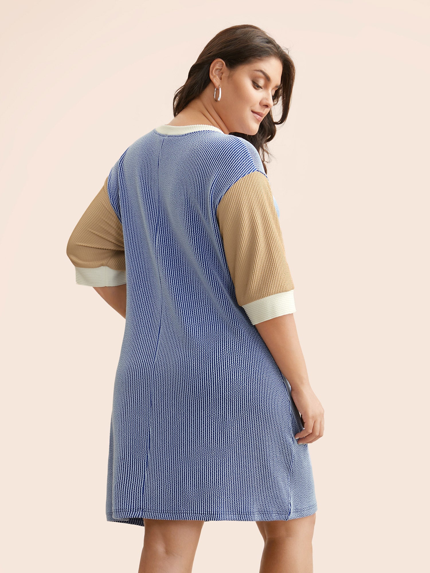 Texture Contrast Patchwork Patched Pocket Dress