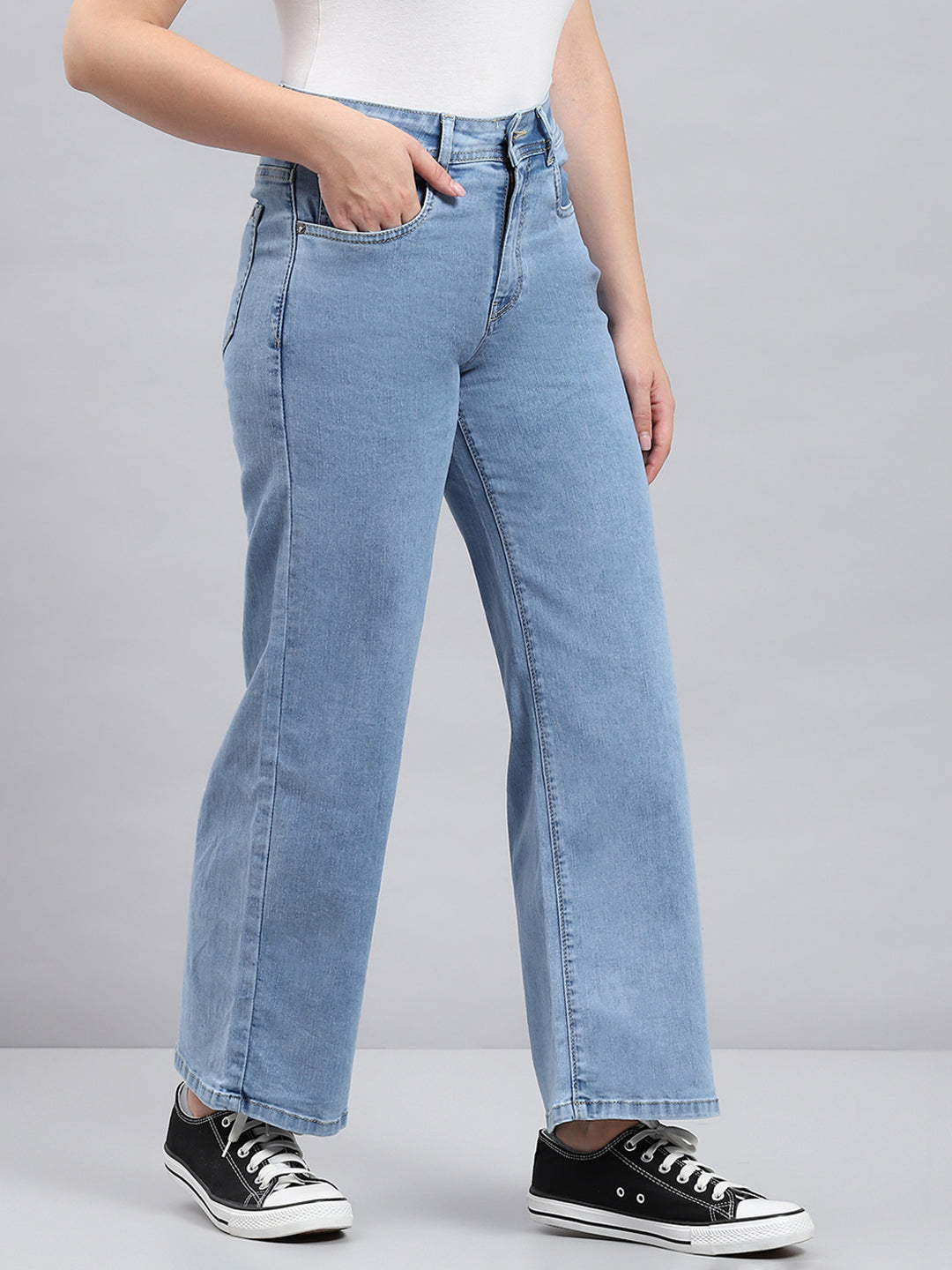 Women Blue Solid Regular Fit Denims