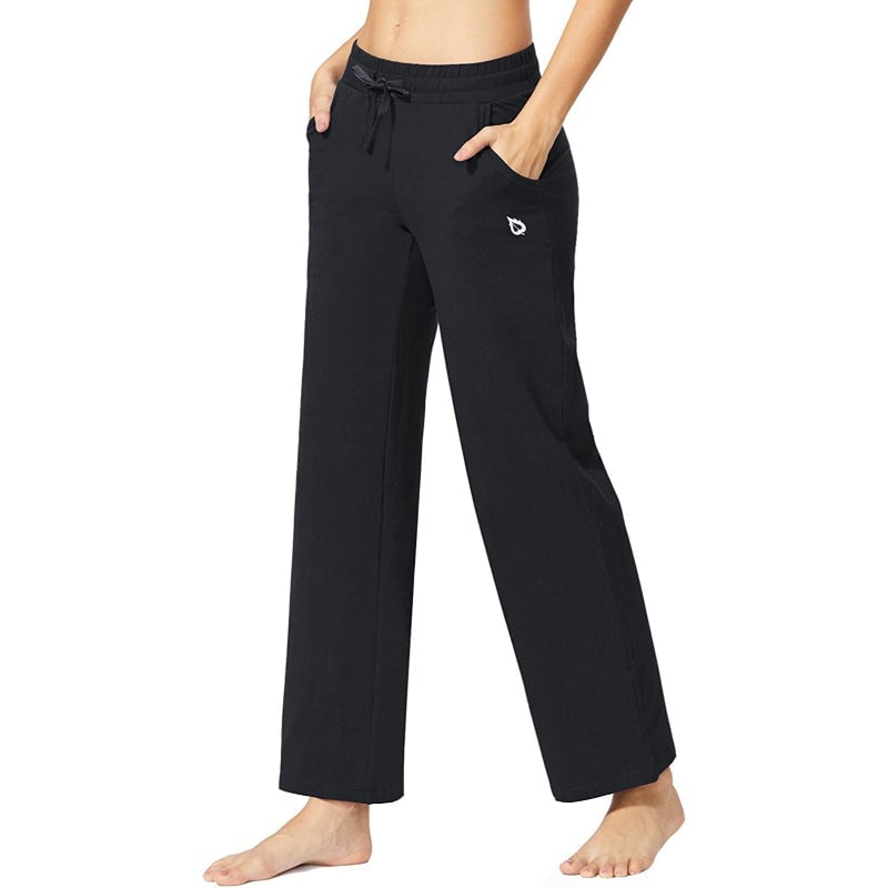 Women's Active Yoga Lounge Capri Pocketed Walking Crop Pants