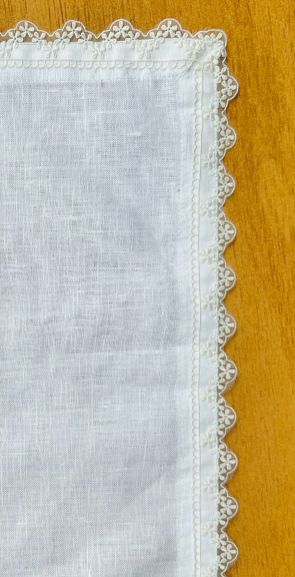 Linen Napkins With Lace Ends in Old English Green