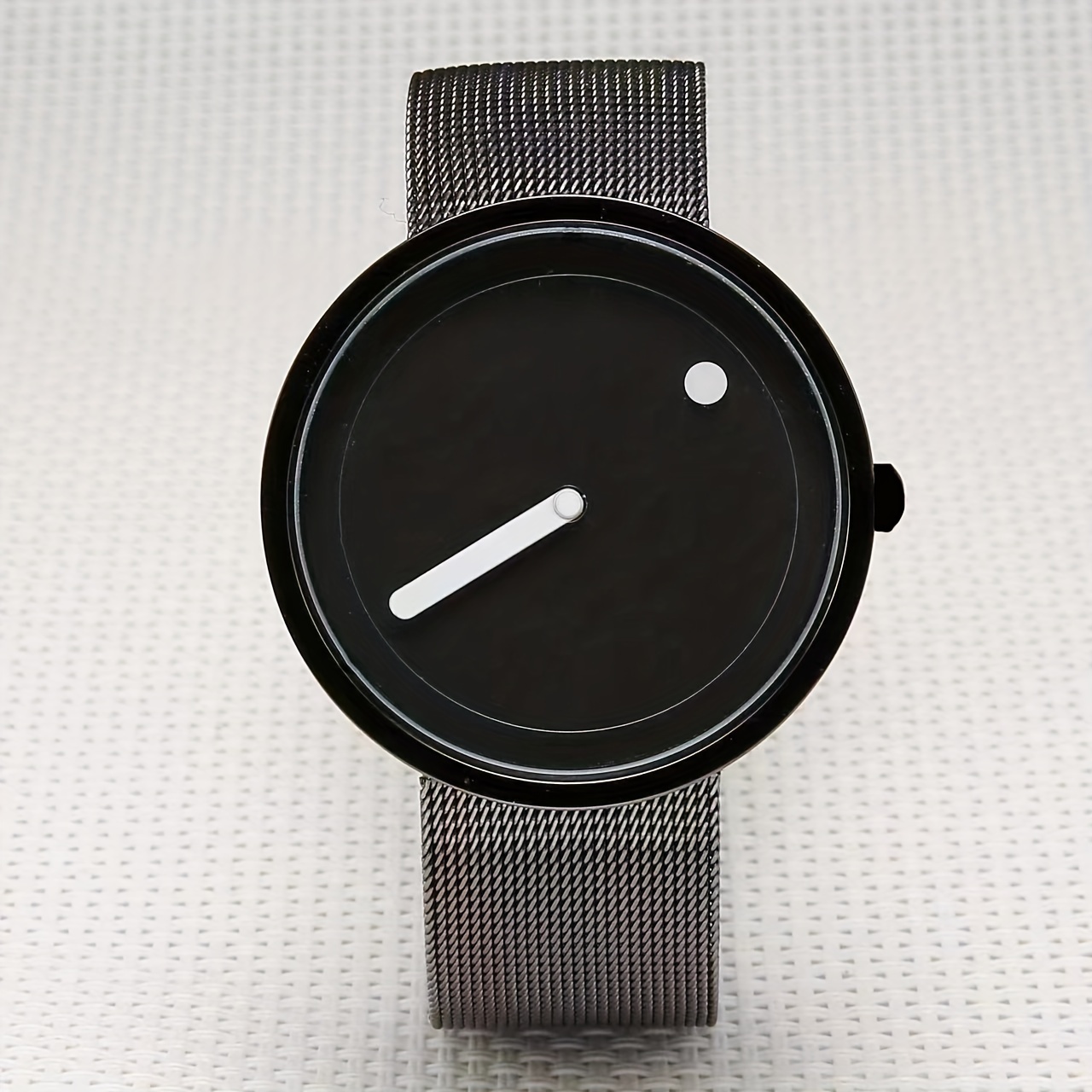 Elegant Round Pointer Quartz Watch - Minimalist Dial & Mesh Stainless Steel Band