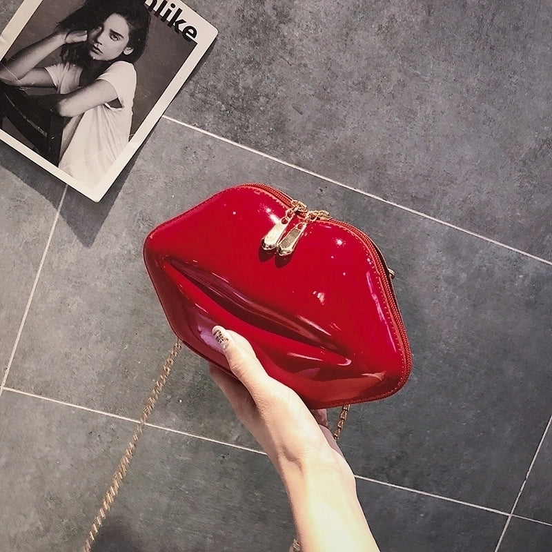 Lip-shaped Glossy Messenger Chain Bag