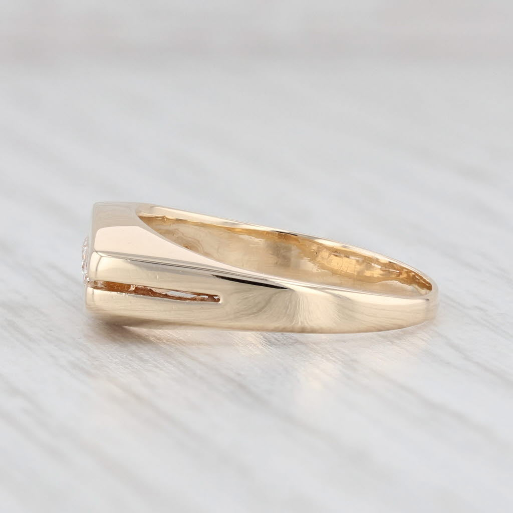 0.14ctw 3-Stone VS2 Diamond Ring 14k Yellow Gold Size 6