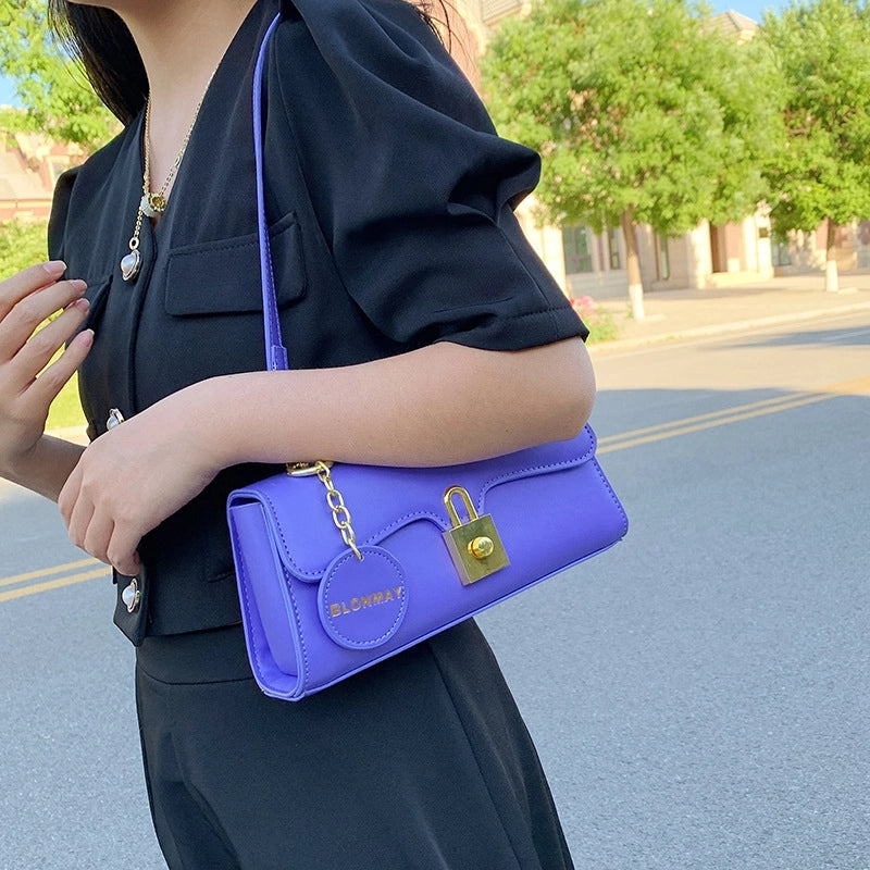 Women's Medium All Seasons Pu Leather Solid Color Streetwear Square Lock Clasp Underarm Bag