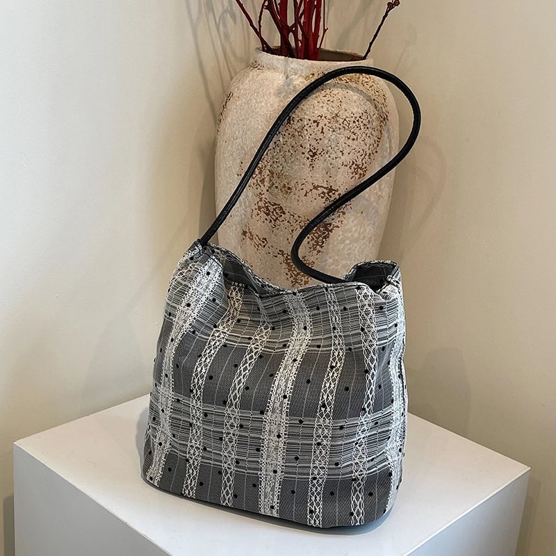 Women's Cloth Solid Color Streetwear Bucket Zipper Shoulder Bag