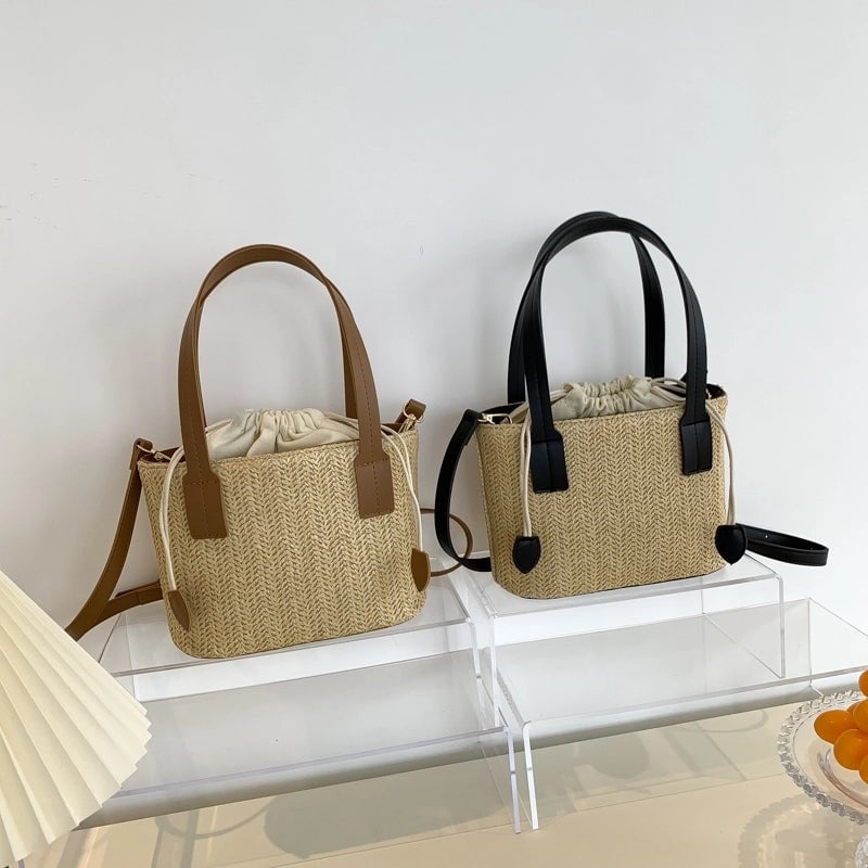 Women's Medium Straw Solid Color Vacation Sewing Thread Bucket String Handbag