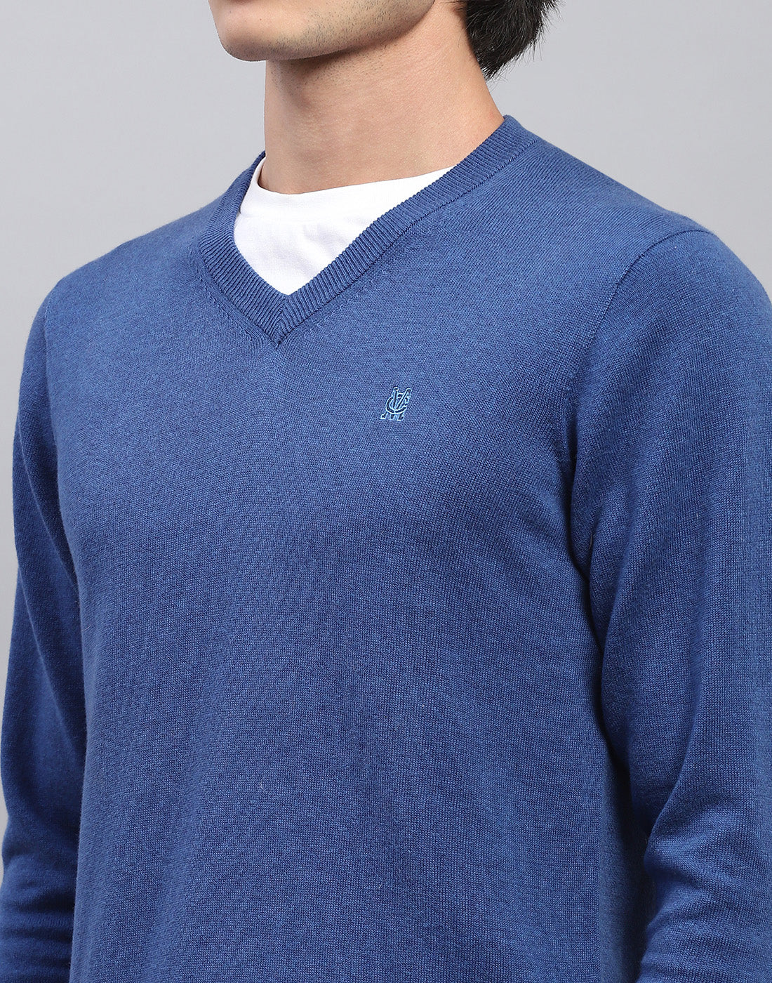 Men Blue Solid V Neck Full Sleeve Pullover