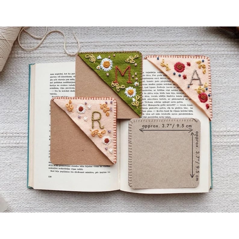 🎁Personalized Hand Embroidered Corner Bookmark