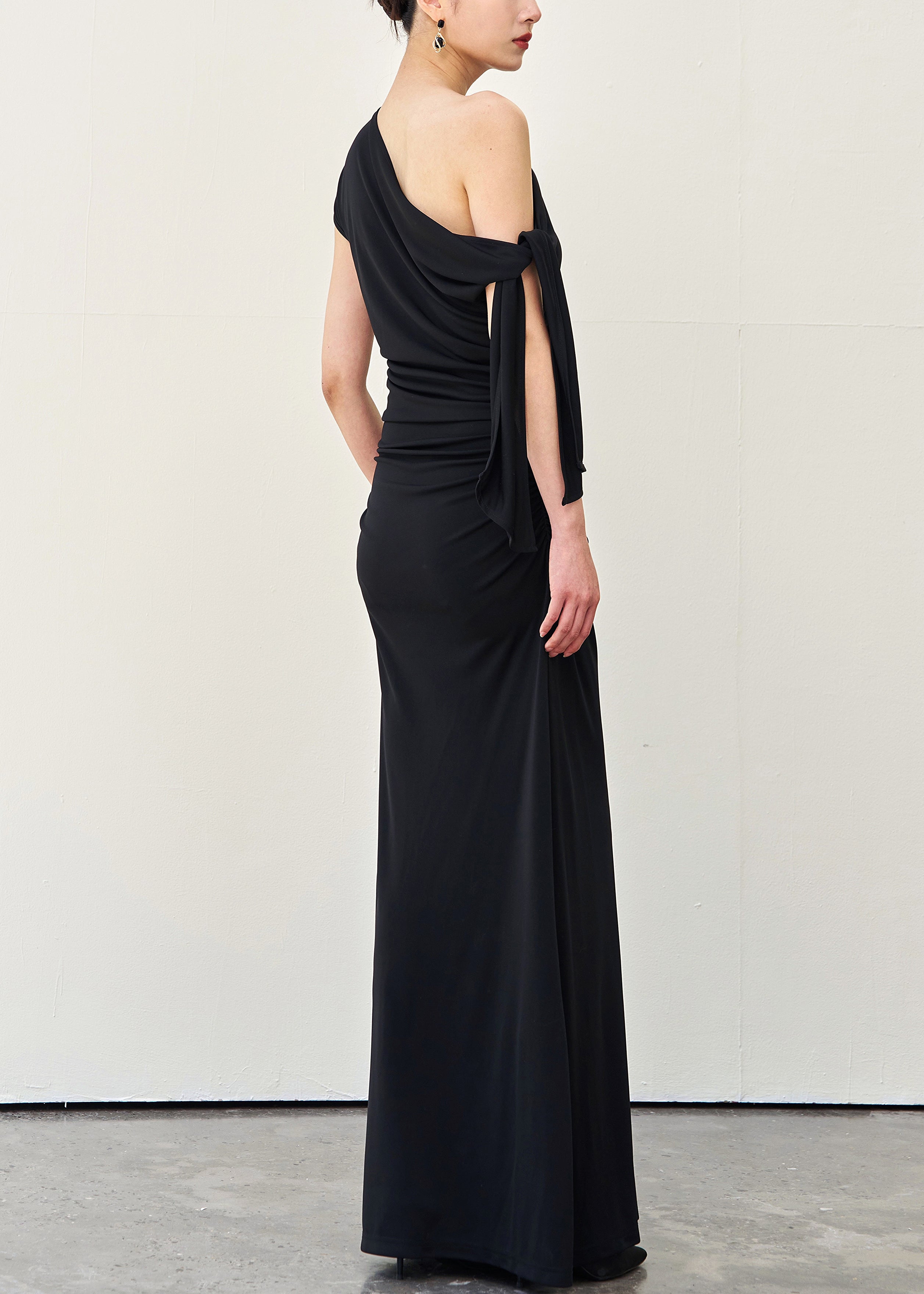 Slim Fit Black Cold Shoulder Lace Up Wrinkled Cotton Long Dress Summer