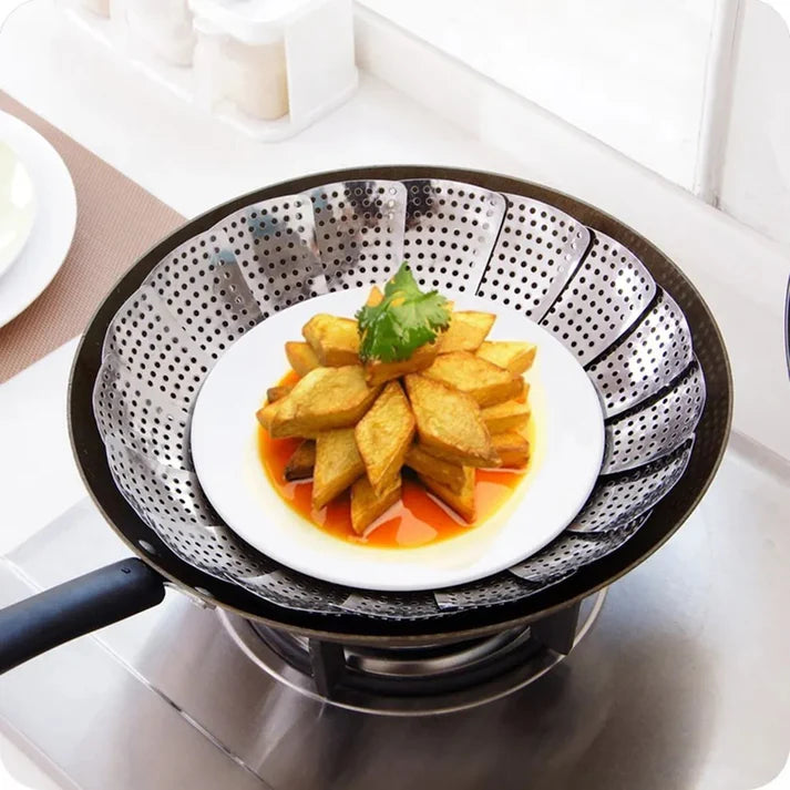 Folding stainless steel steaming tray