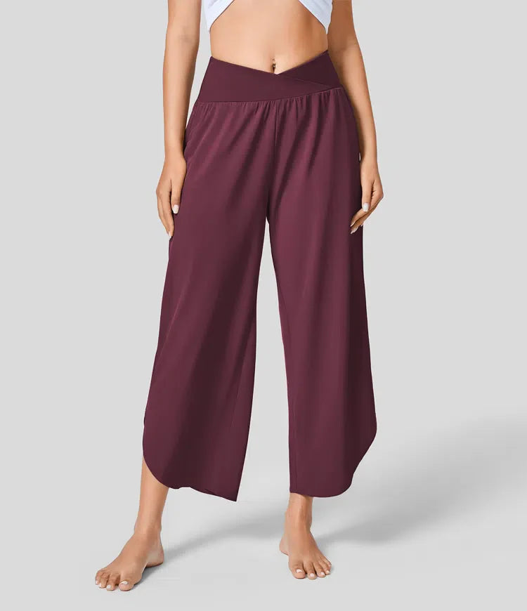 Breezeful™ crossover pants with high waistband and pleated side pockets