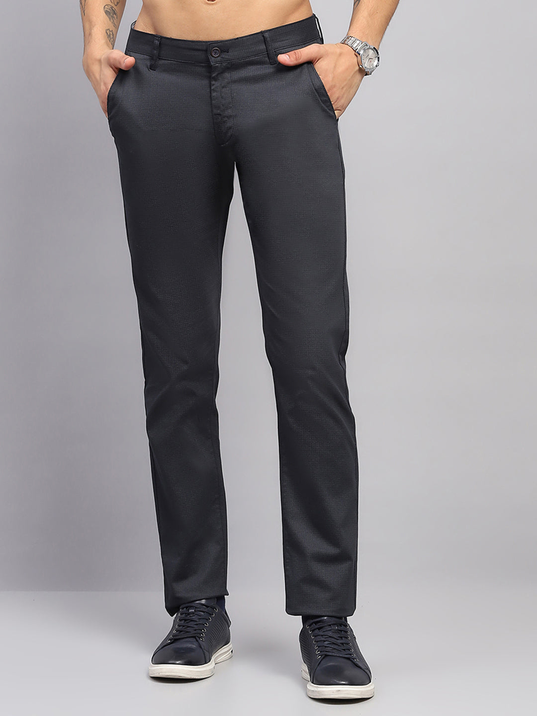 Men Black Solid Regular Fit Trouser