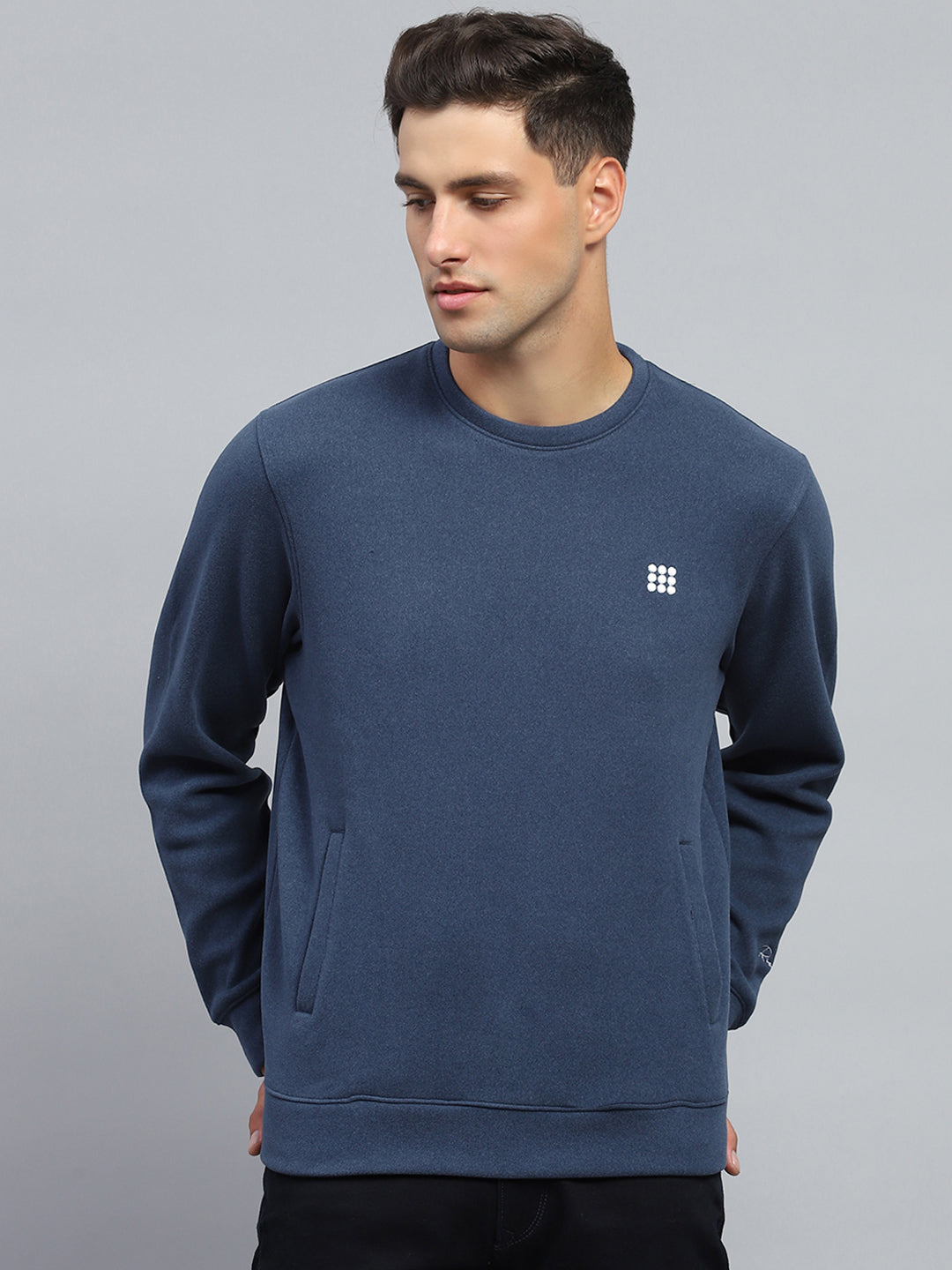 Men Blue Solid Round Neck Full Sleeve Sweatshirt