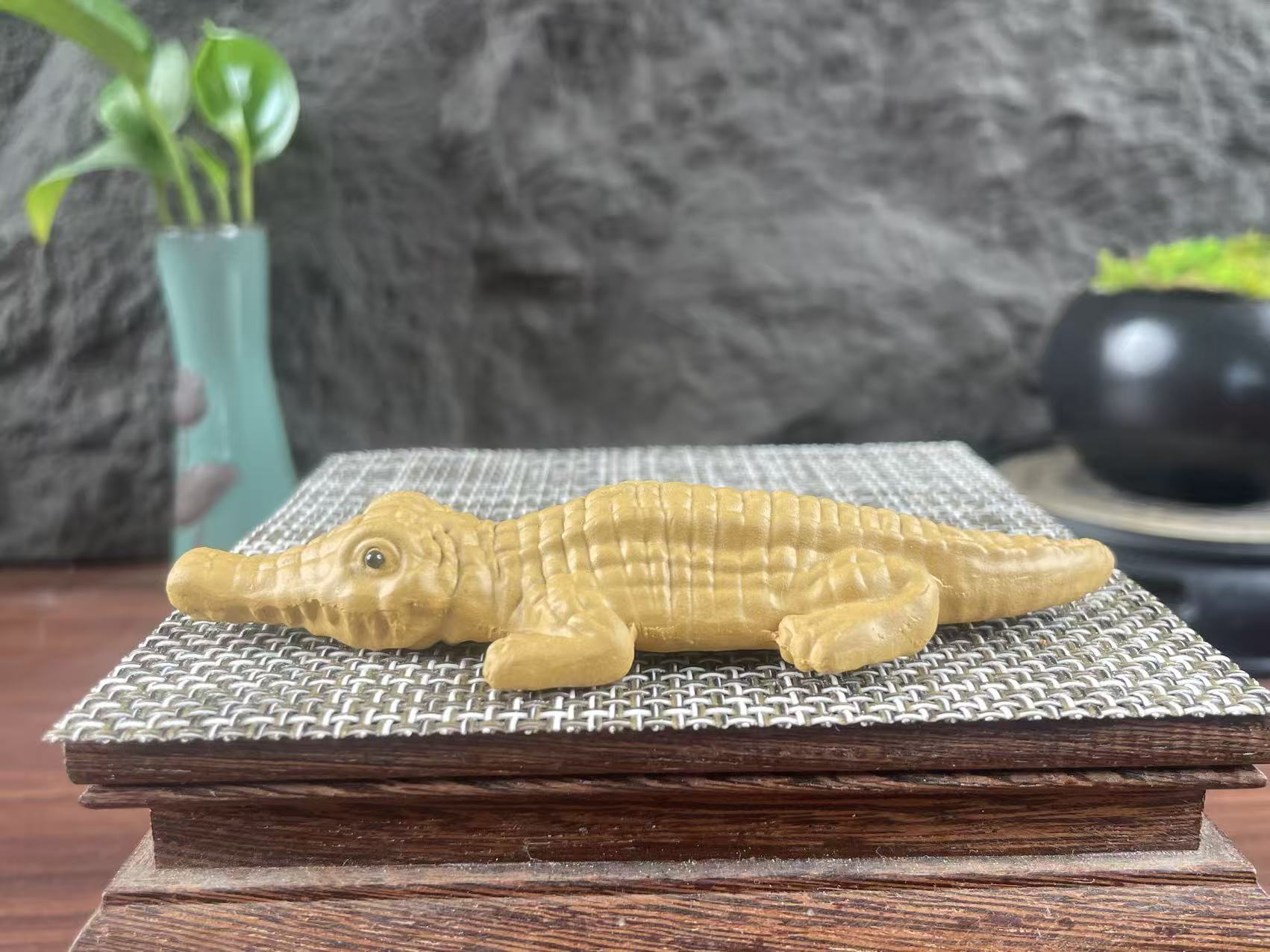 Chinese Yixing purple clay crocodile