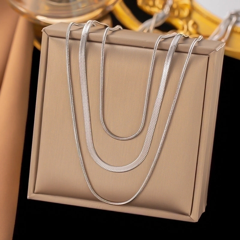 304 Stainless Steel 18K Gold Plated Modern Style Plating Solid Color Necklace