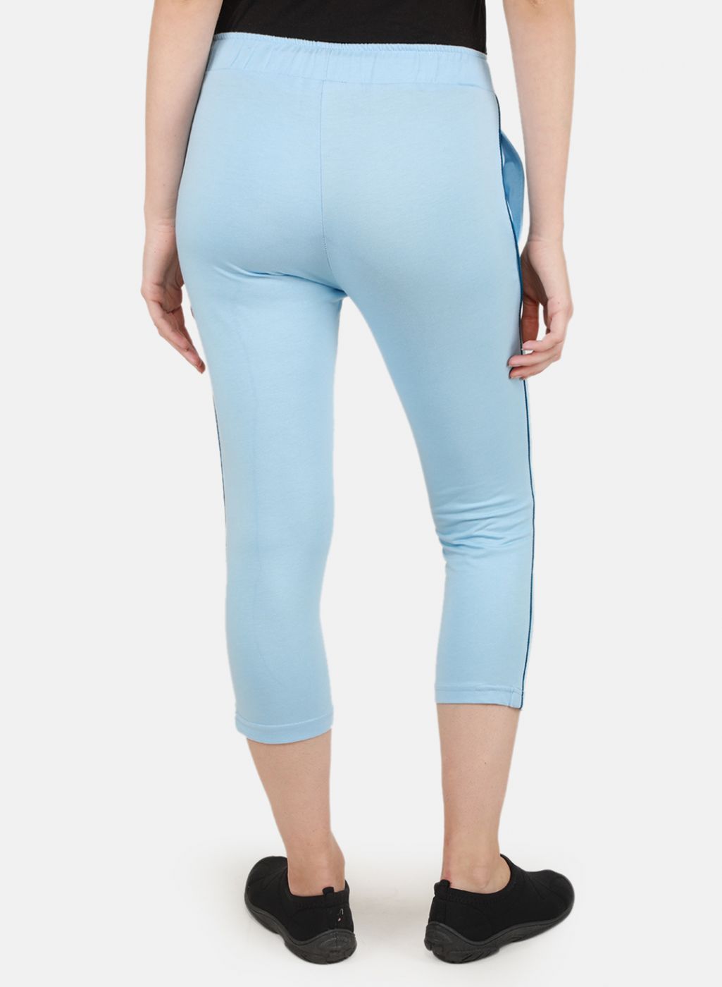 Women Sky Blue Solid Capri