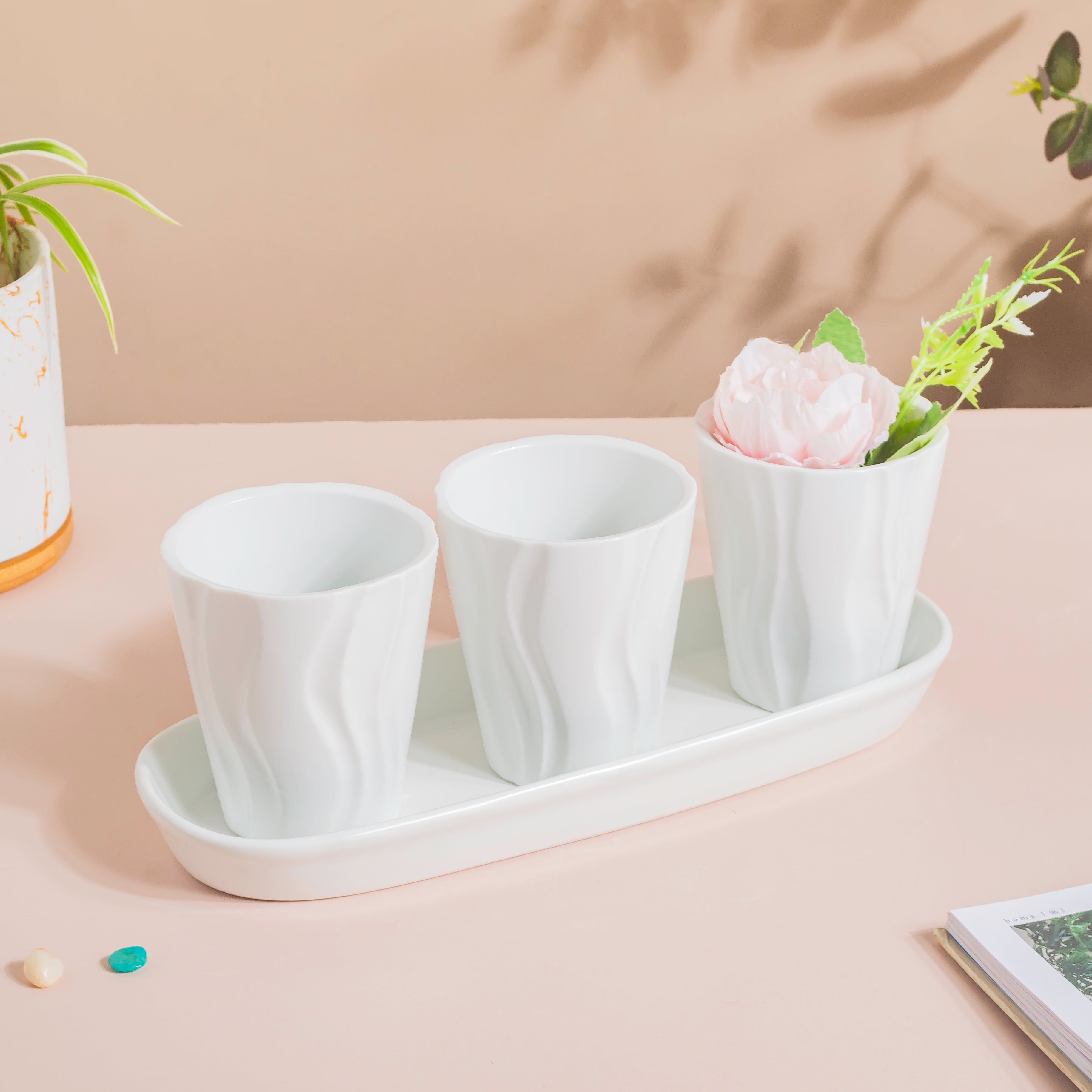 Ternion Wavy Textured Planter Set Of 3 With Plate White