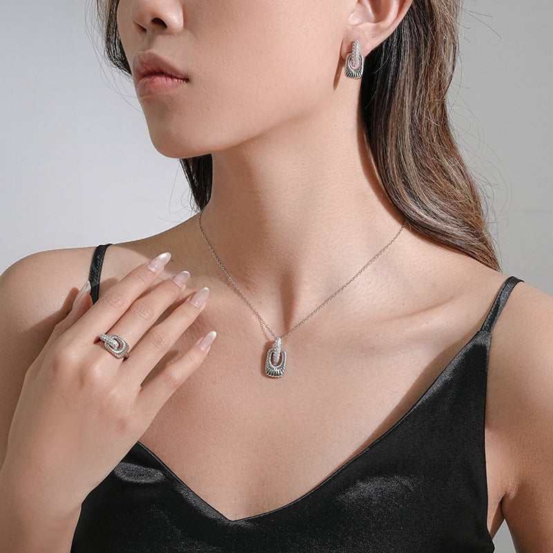 Unique Ring Shape Golden Wave Texture Fashionable And Gorgeous Golden Chain Necklace Earrings