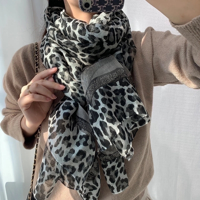 Women's Elegant Leopard Polyester Printing Silk Scarf