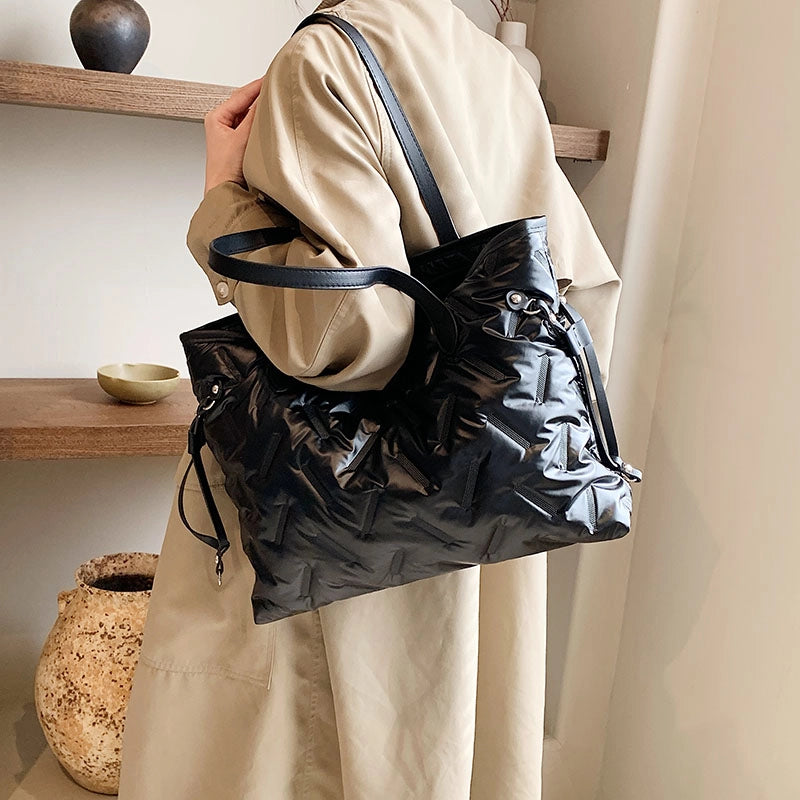 Women's Nylon Color Block Vacation Classic Style Sewing Thread Square Zipper Tote Bag