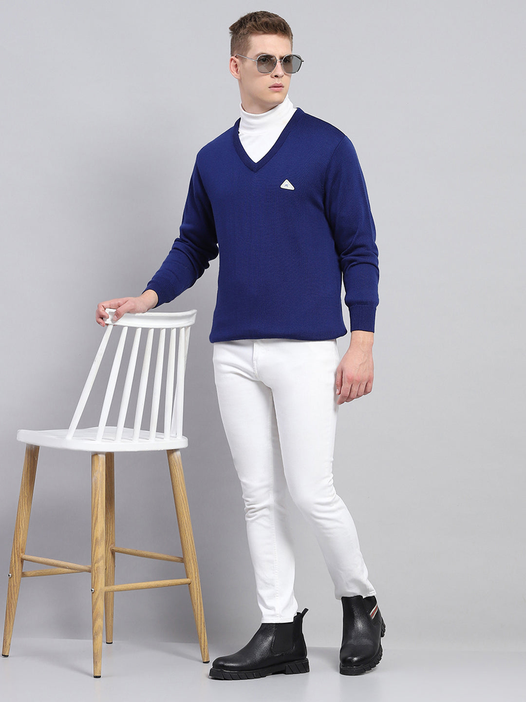 Men Blue Solid V Neck Full Sleeve Pullover