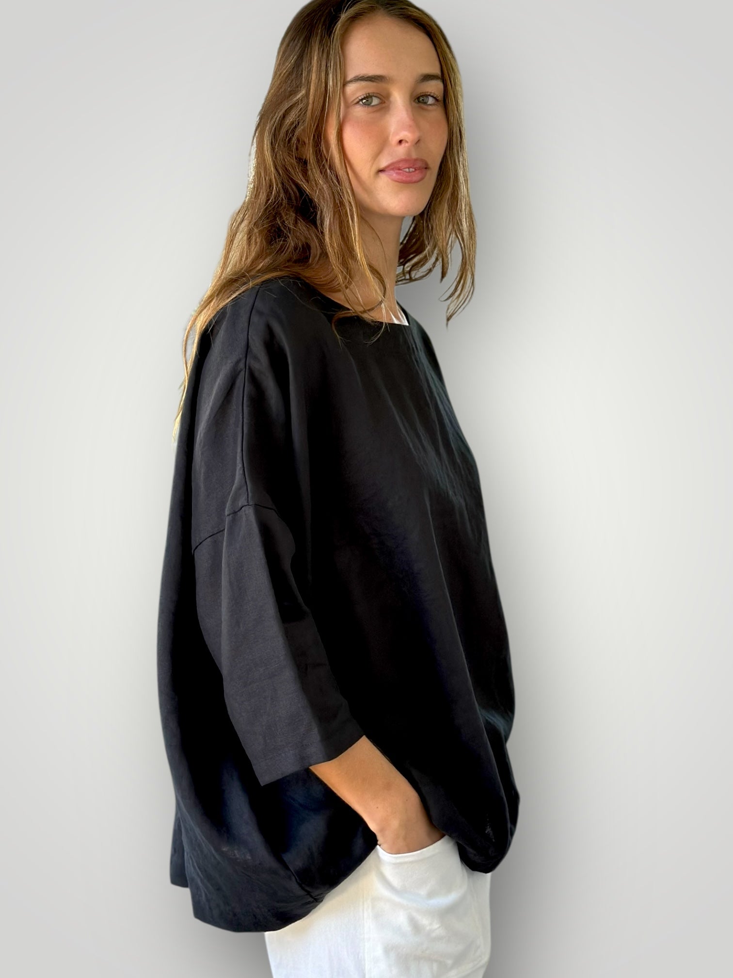 marita top  - black linen
