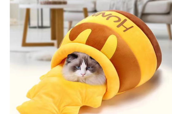 Comfy Honey Pot Pet Bed