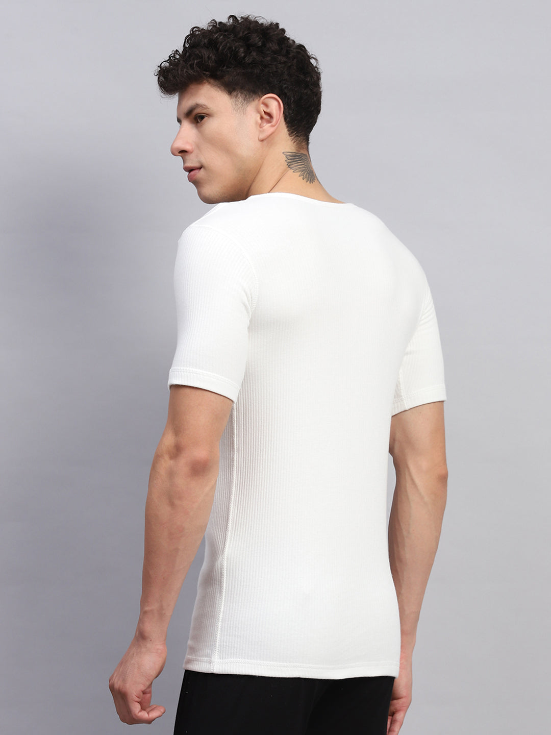 Men White Solid Round Neck Half Sleeve Thermal Vest