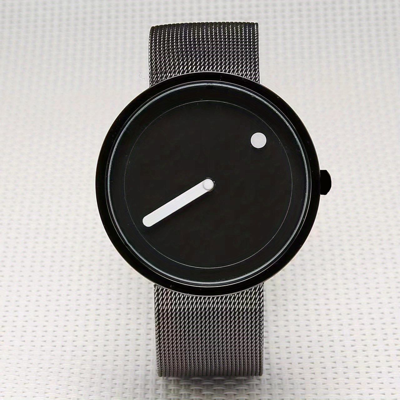 Elegant Round Pointer Quartz Watch - Minimalist Dial & Mesh Stainless Steel Band