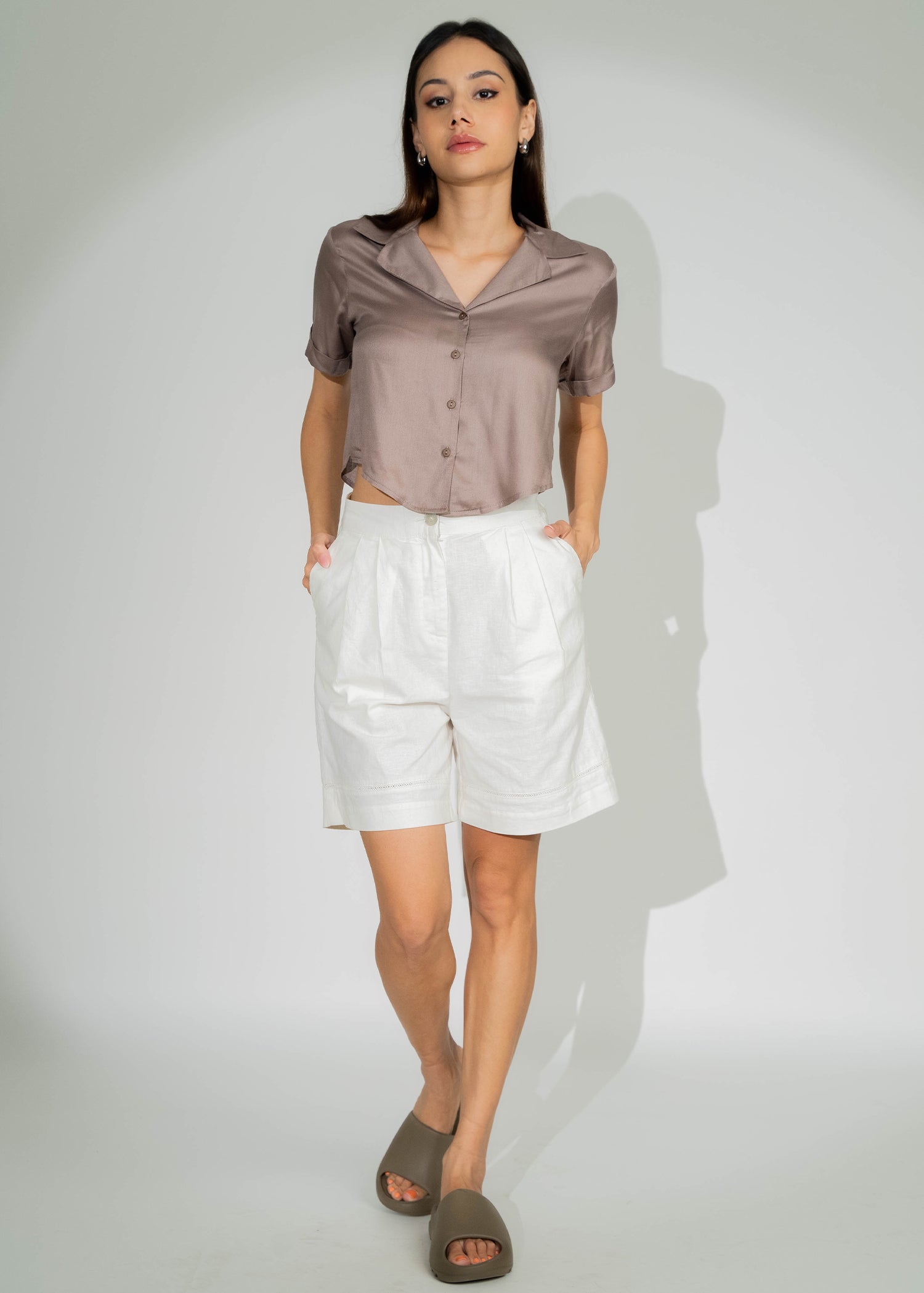 Cuban collar crop top with short sleeves