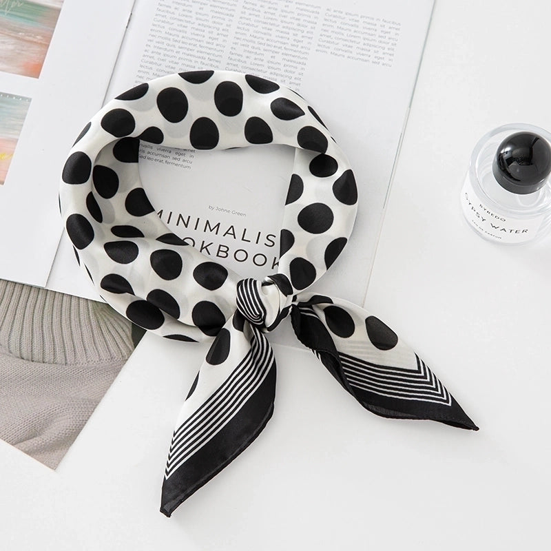 Women's IG Style Shamrock Flower Satin Printing And Dyeing Printing Flowers Silk Scarf
