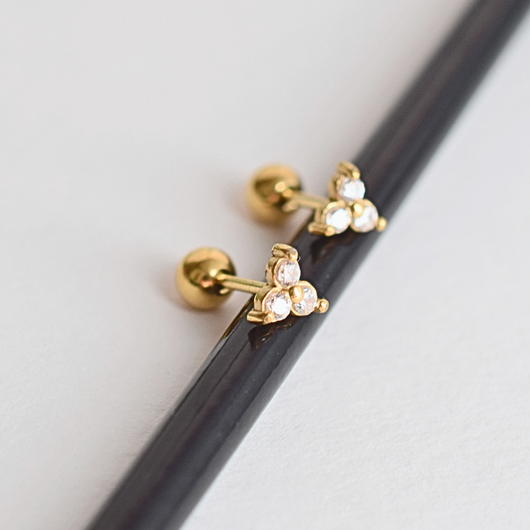 Clustered diamond style studs - Gold