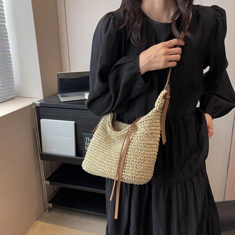 Women's Medium All Seasons Straw Classic Style Shoulder Bag