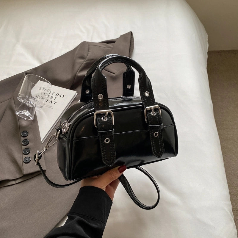 Women's Medium Pu Leather Solid Color Classic Style Streetwear Square Zipper Crossbody Bag