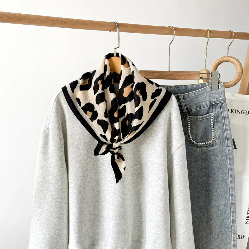 Women's Casual Elegant Leopard Polyester Silk Scarf