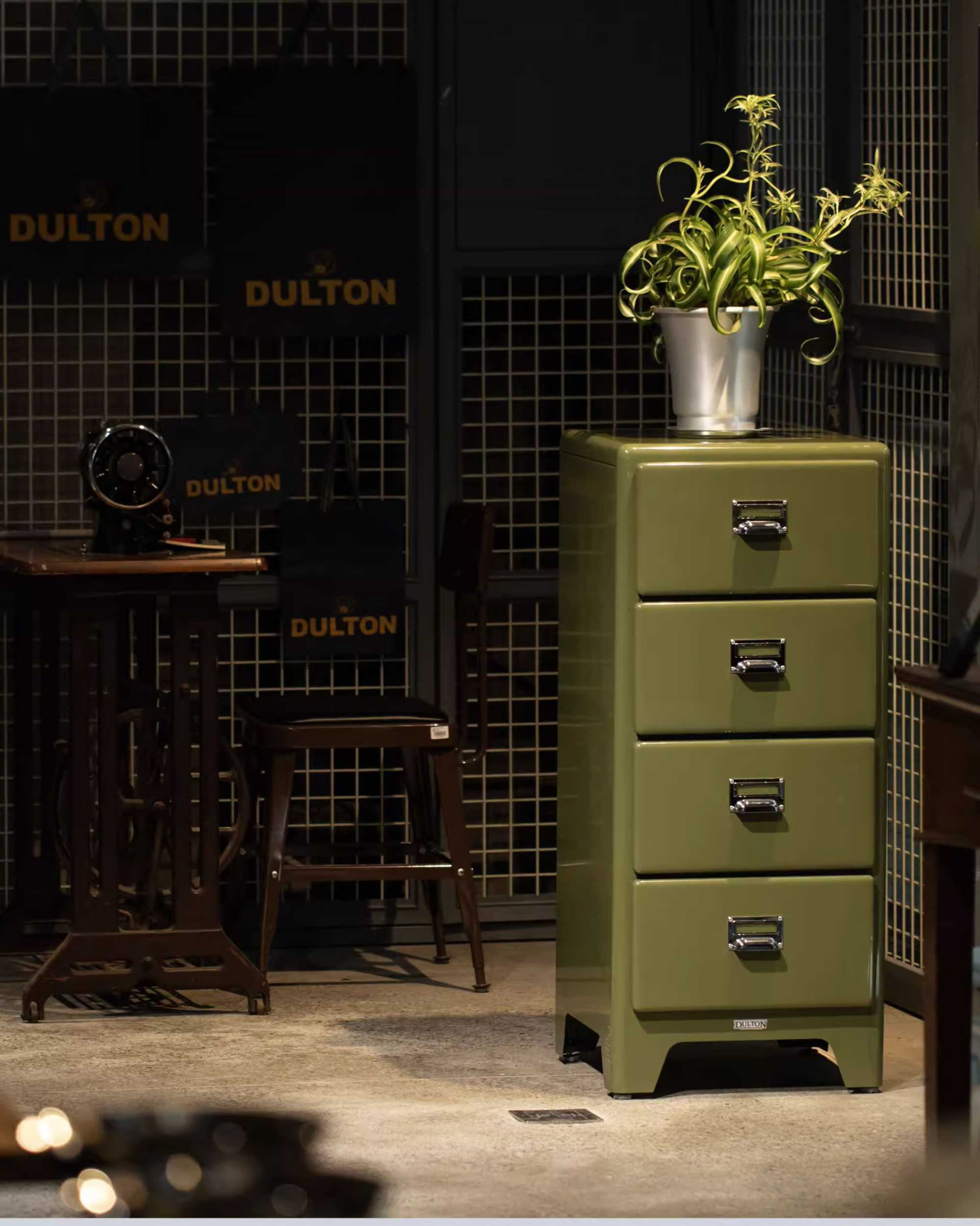 5 Drawers cabinet