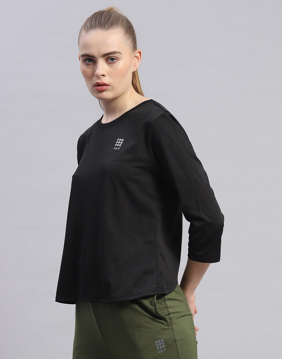 Women Black Solid Round Neck Half Sleeve Top