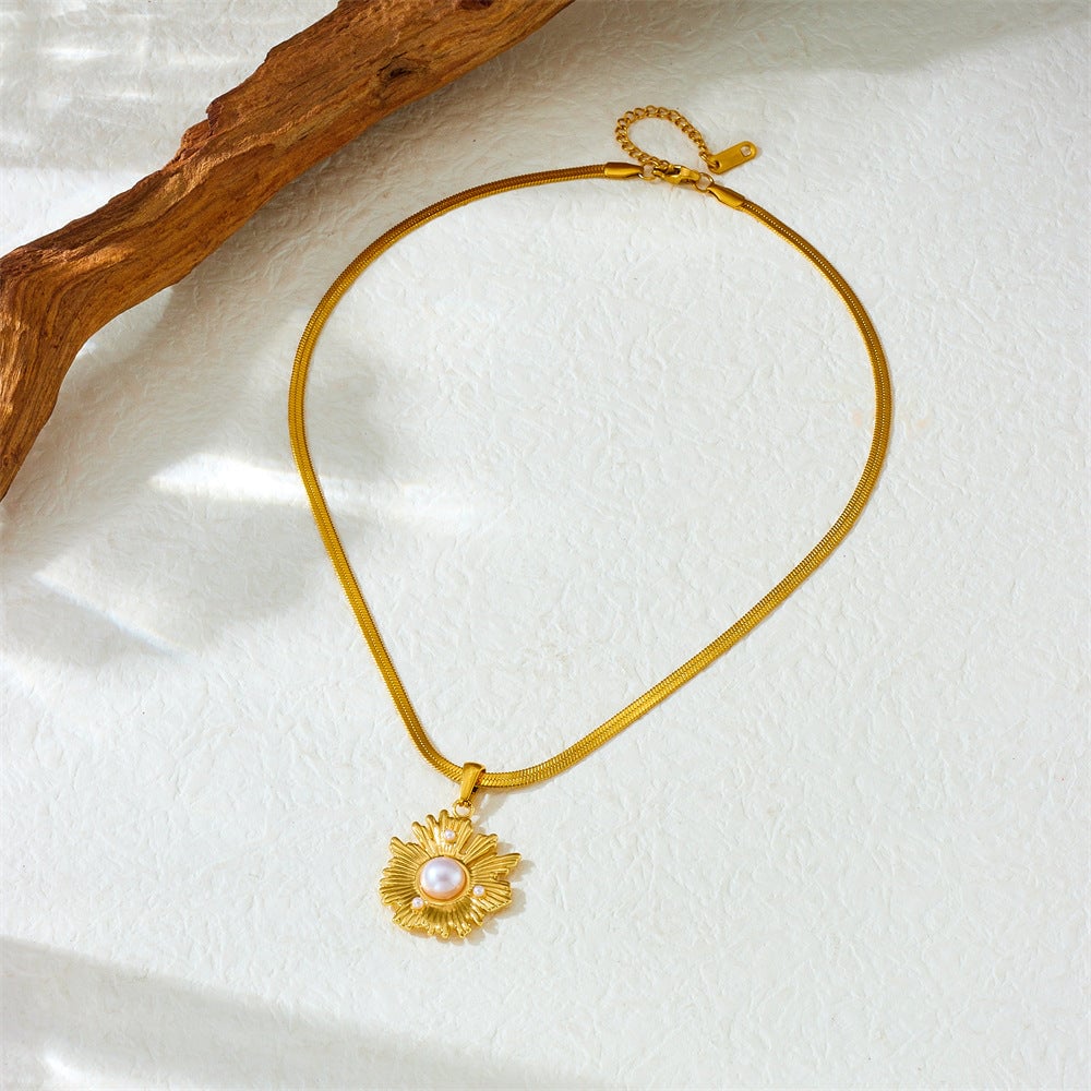Fashion Freshwater Pearl Sunflower Gold-Plated Blade Chain Stainless Steel Pendant Irregular Personality Necklace