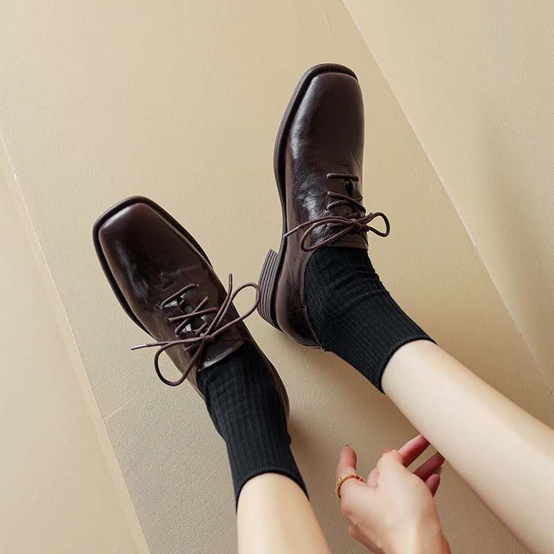 Retro Lace-Up Handmade Soft Leather Round Toe Oxford Shoes in Black/Brown