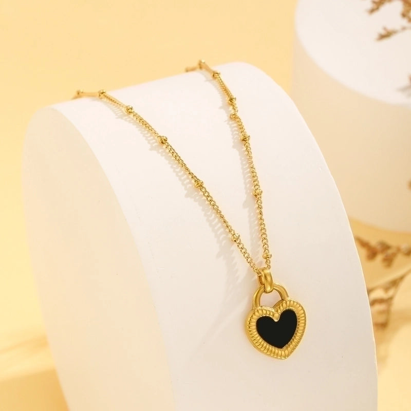 Ig Style Minimalist Round Heart Shape Roman Numeral Titanium Steel Plating Inlay Shell 18k Gold Plated Pendant Necklace