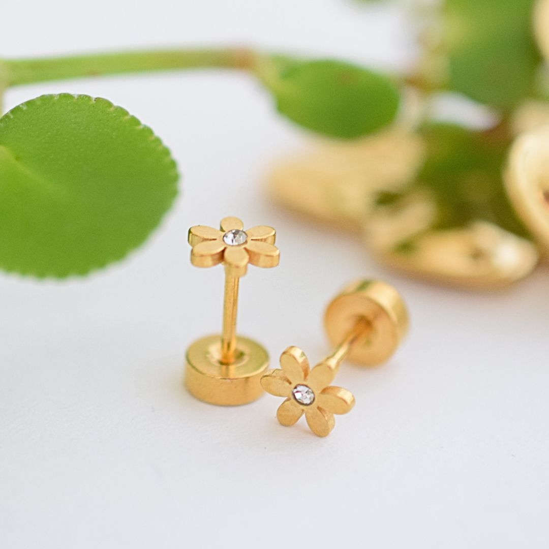Diamond style daisy studs - Gold