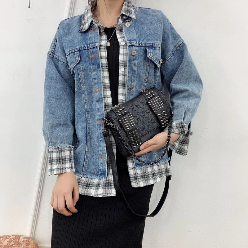 Halloween Women's Medium Pu Leather Solid Color Skull Punk Streetwear Pillow Shape Magnetic Buckle Crossbody Bag