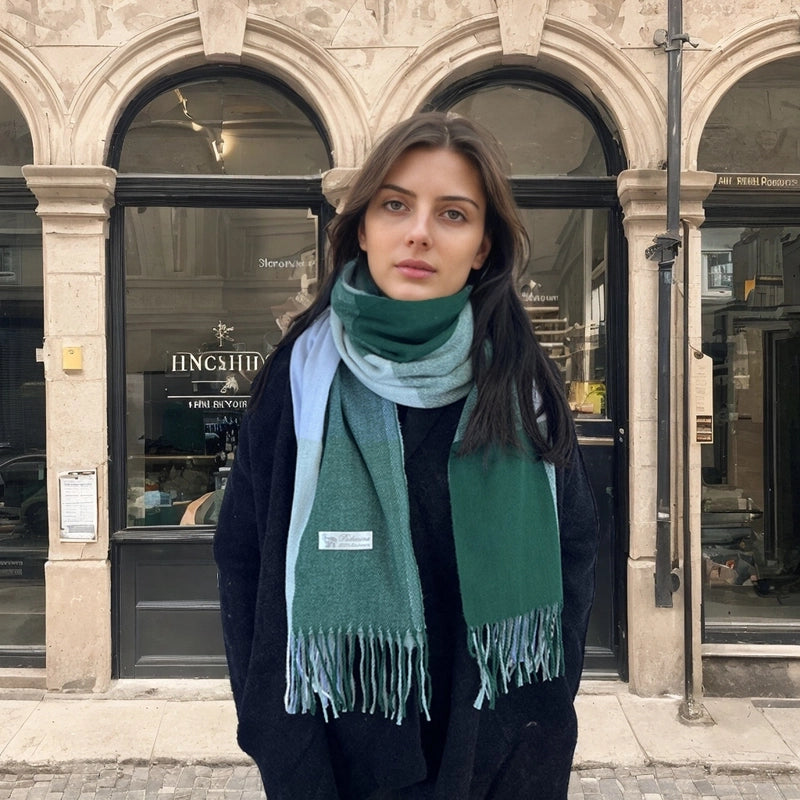Women's Casual Minimalist Color Block Imitation Cashmere Tassel Scarf