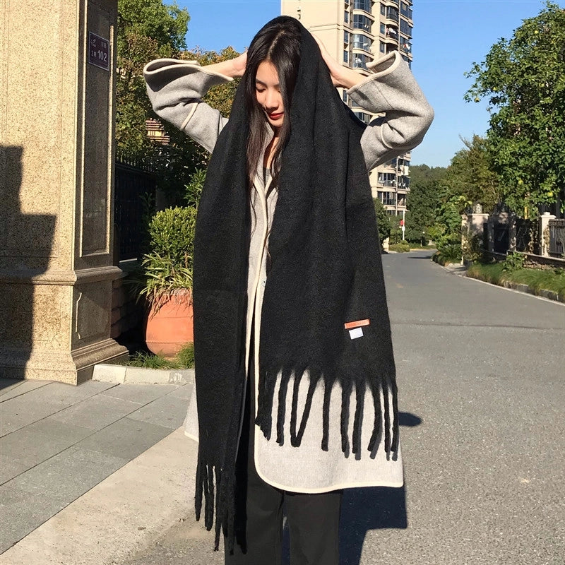 Women's Minimalist Solid Color Polyester Tassel Scarf