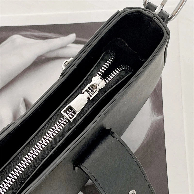 Women's Medium Pu Leather Solid Color Streetwear Magnetic Buckle Underarm Bag