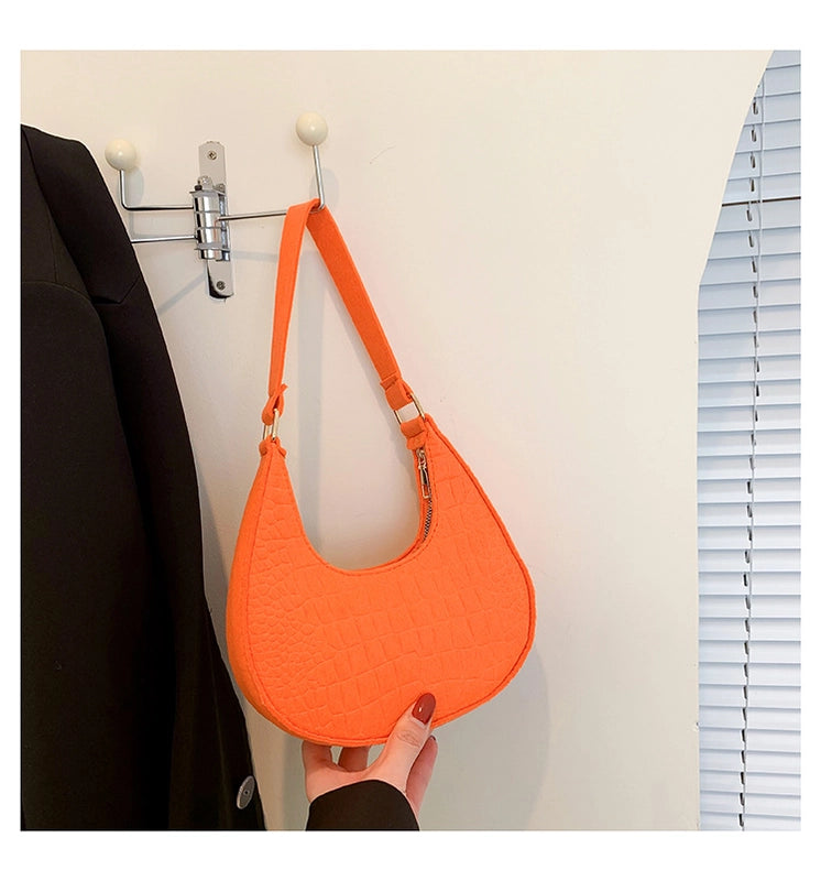 Women's Small Felt Cloth Solid Color Streetwear Sewing Thread Dumpling Shape Zipper Shoulder Bag