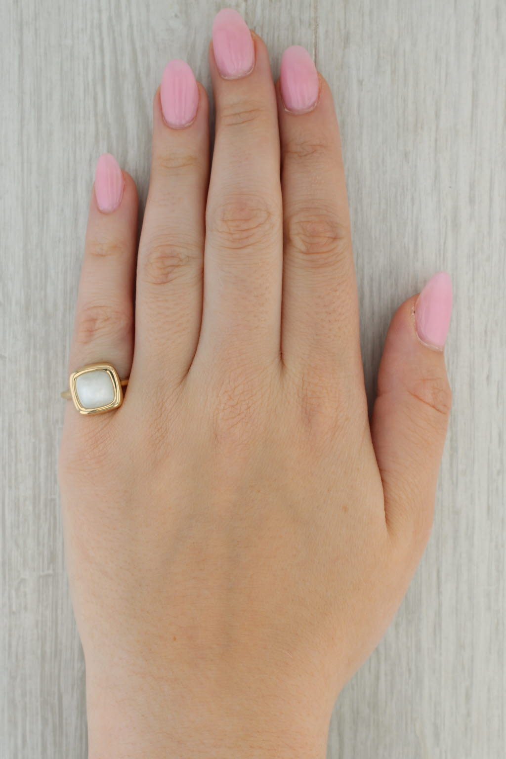 Moher of Pearl Cushion Cabochon Solitaire Ring 14k Yellow Gold Size 7.25